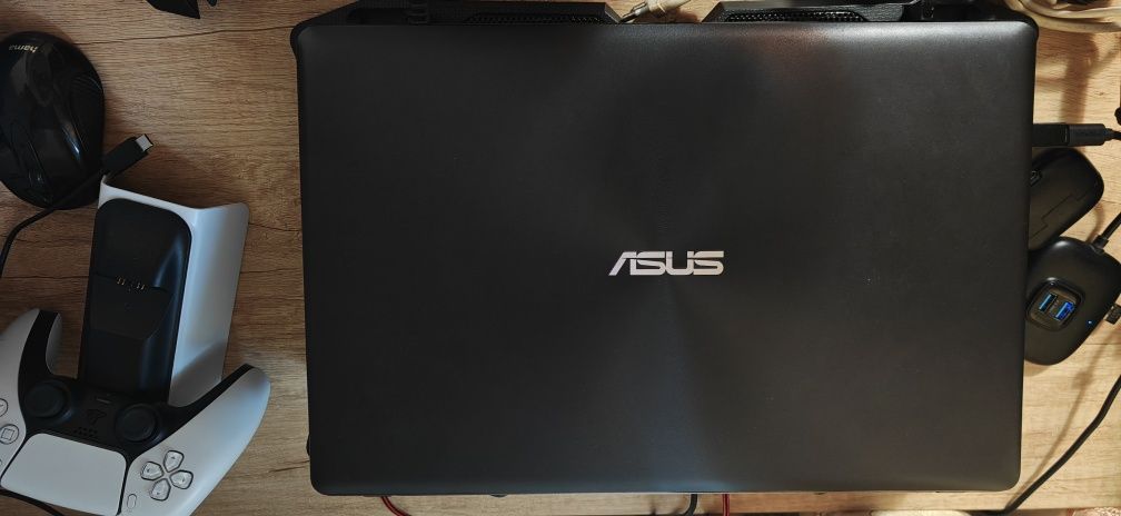 Vând leptop Asus x550cc