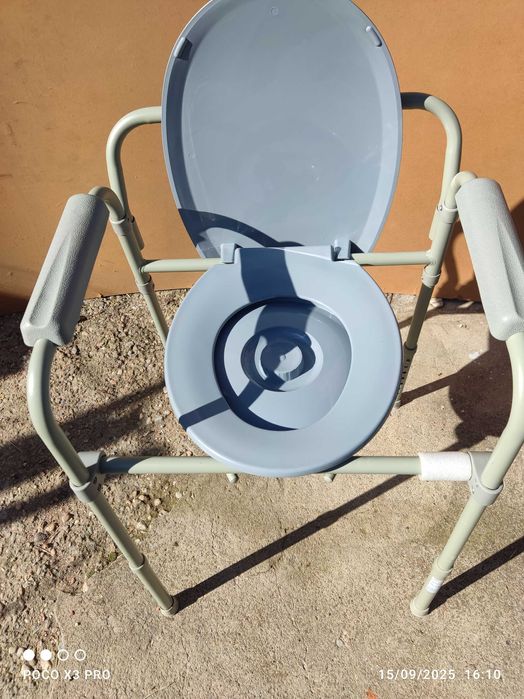 Scaun pliabil Cu Toaleta  AT51026