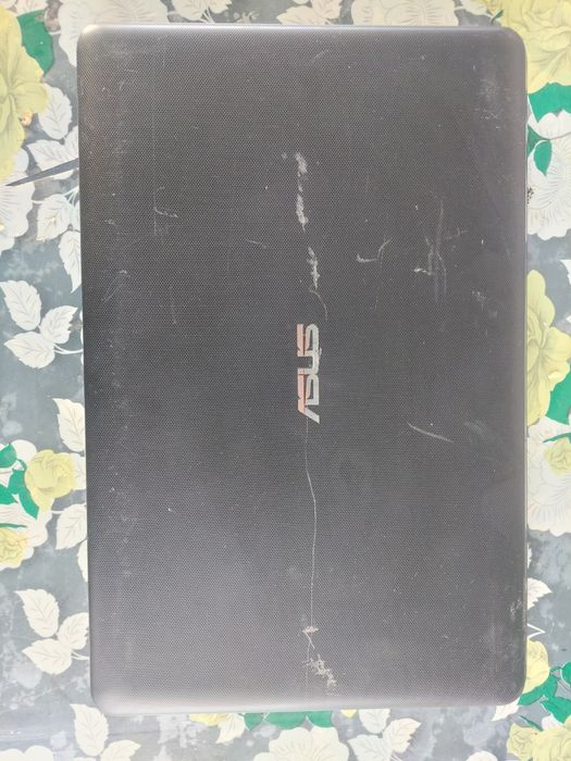 Laptop Asus i5 /17"