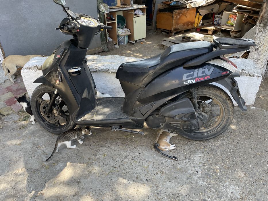 Vand sau schimb Scuter 150i Fara acte !!