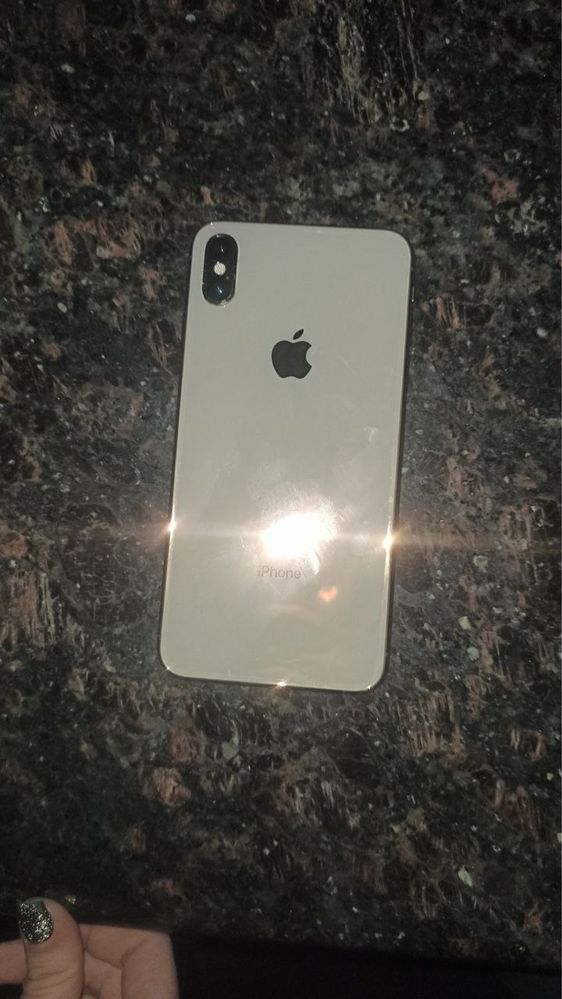 Iphone xs max gold