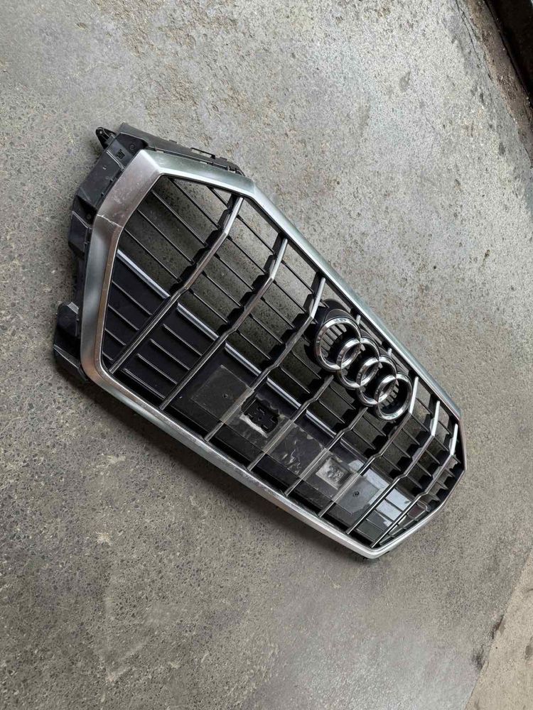 Маска решетка за Ауди/Audi Q3