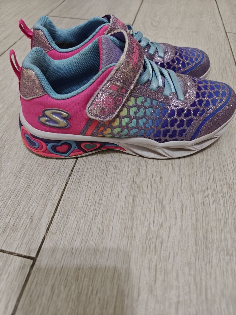 Кросовки для девочки skechers