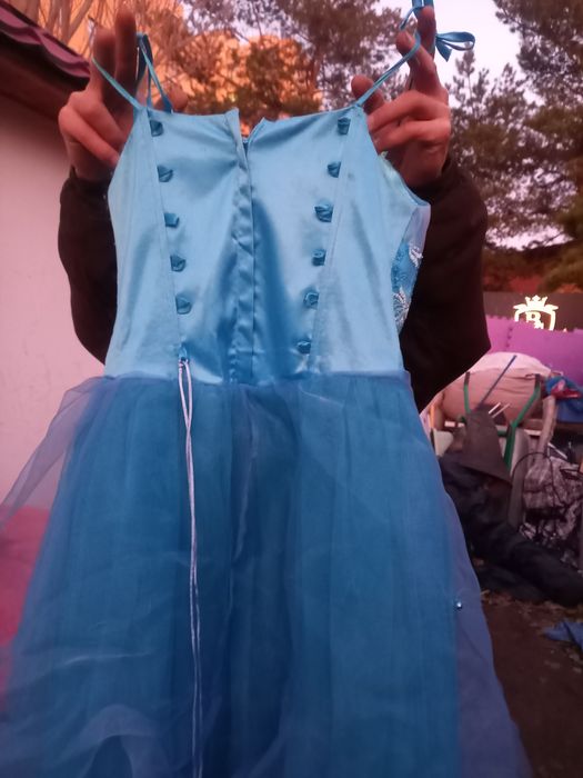 Продам платье праздничные