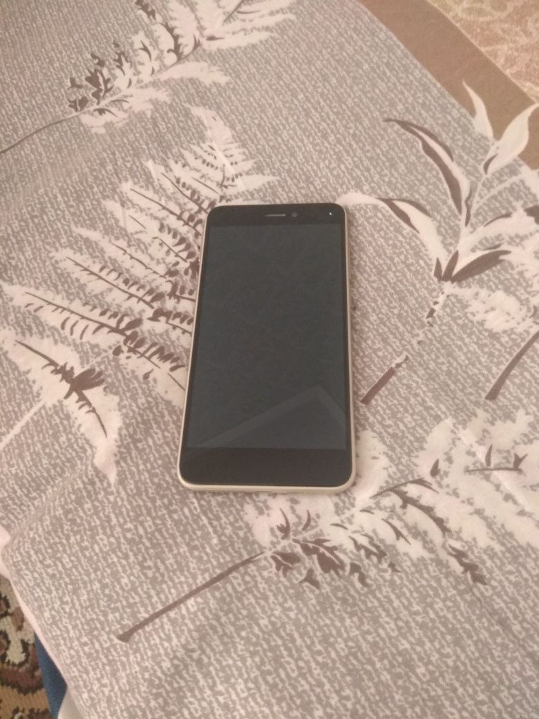 Продам Huawei P8 Lite