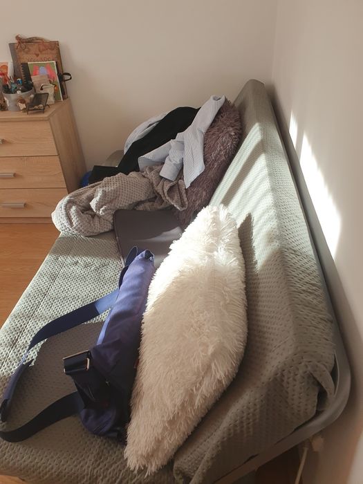 Închiriez garsoniera