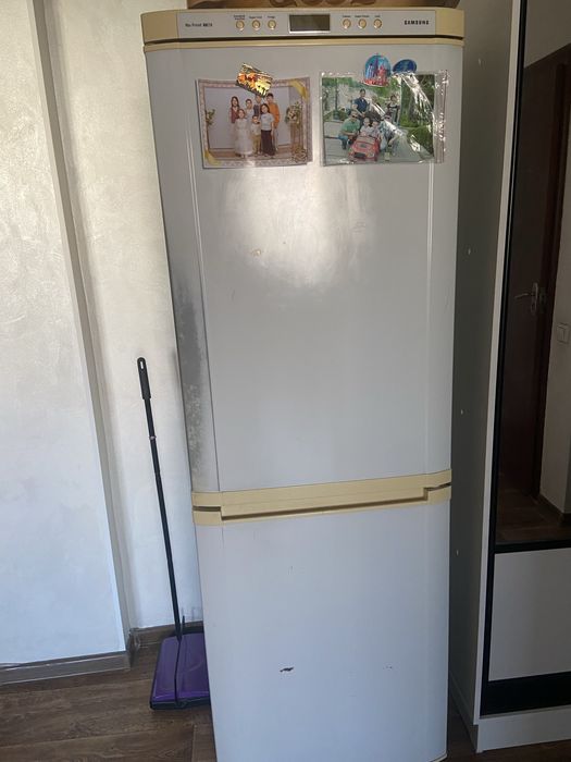 Холодильник двухкамерный