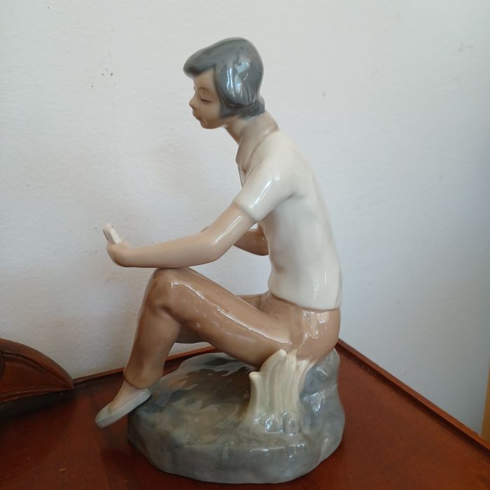 Порцеланова фигура