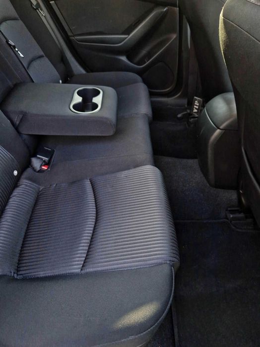 Продавам Мазда 3 2.2 Skyactive