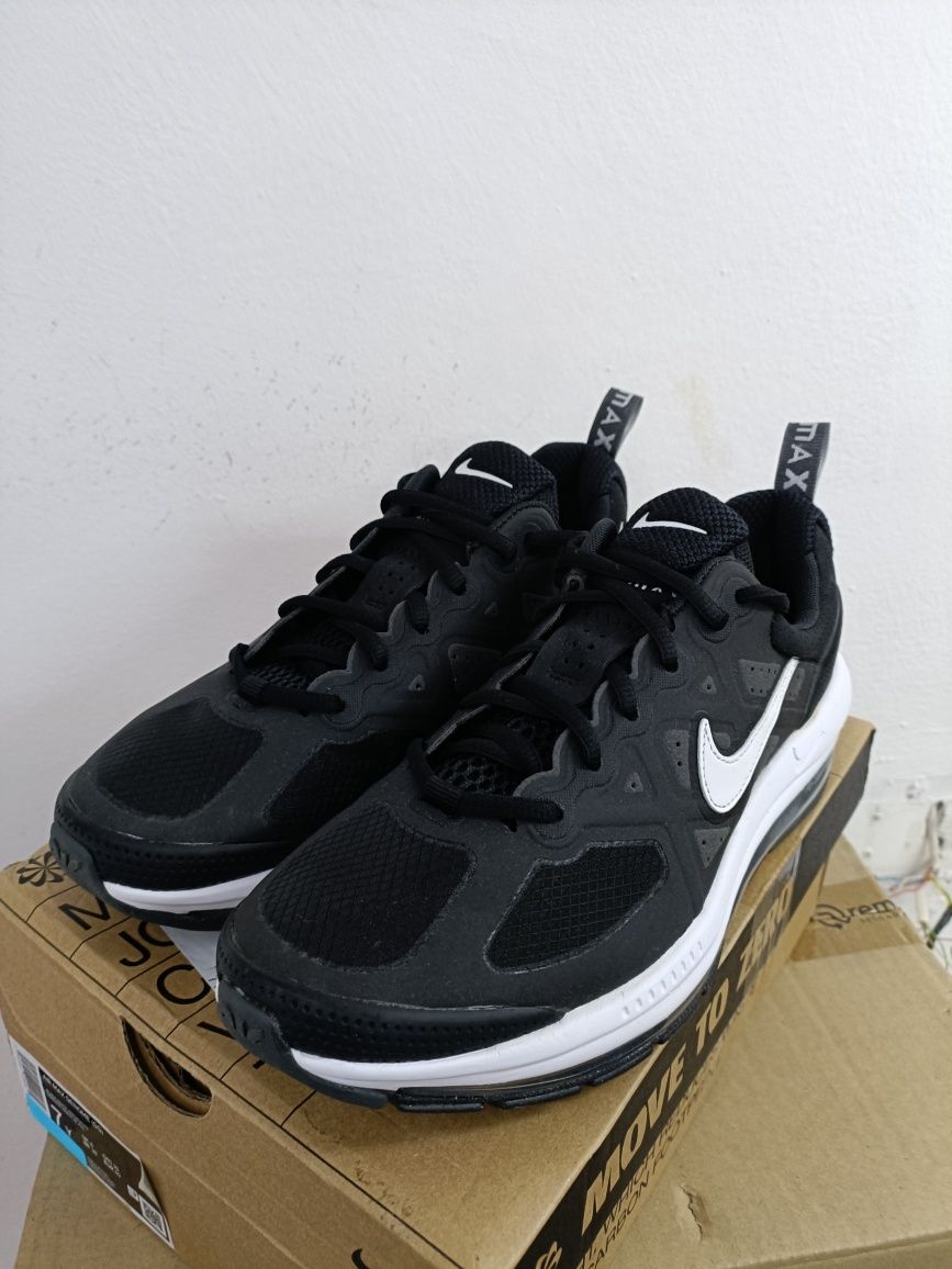 Nike Air Max Genome номер 40 код 26A