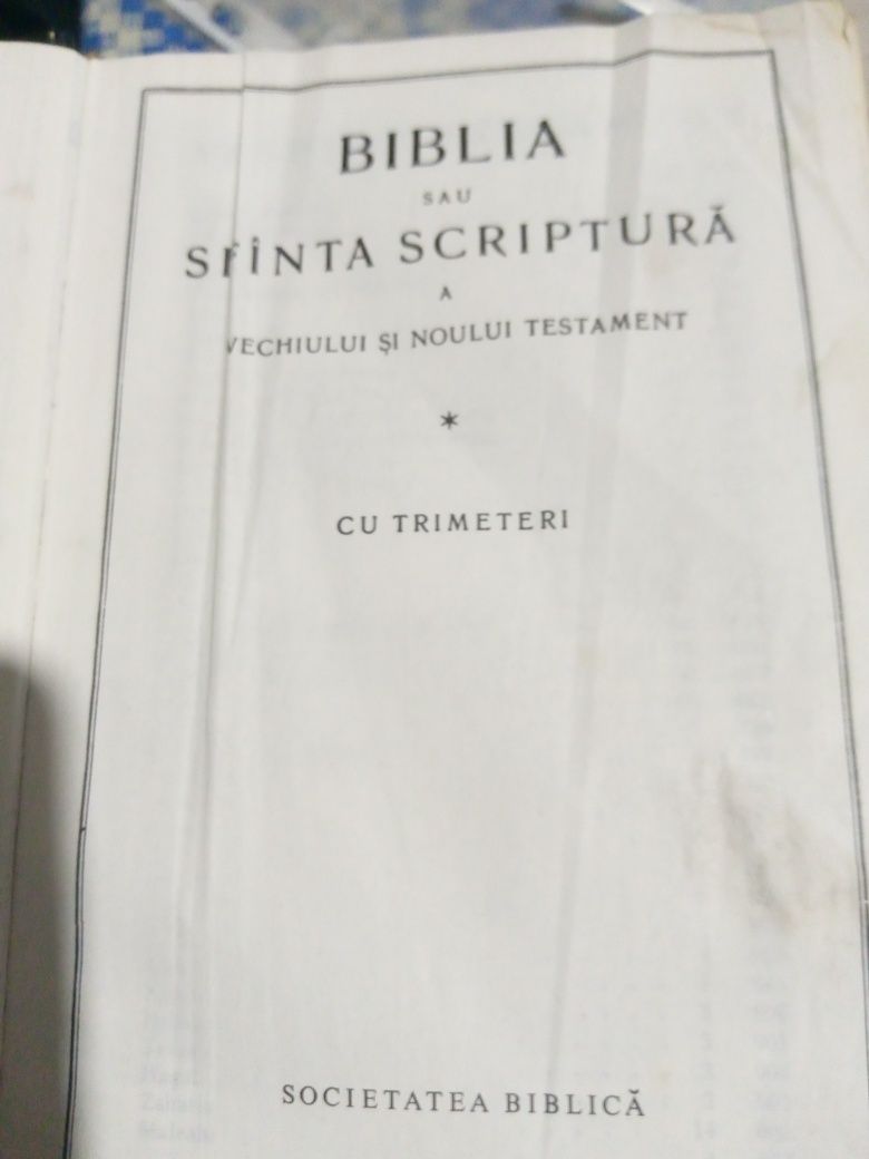 Vând biblie, noul și vechiul testament