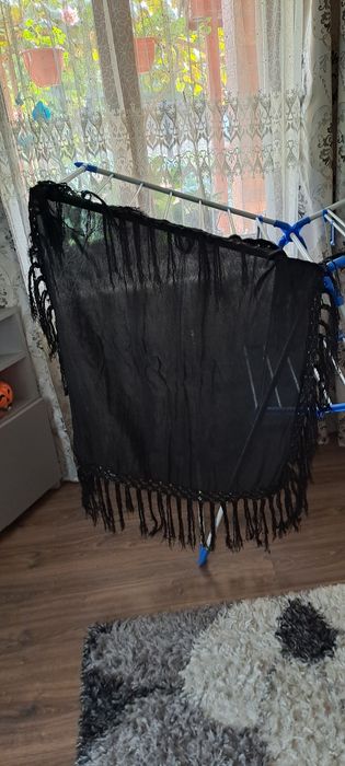 Vând broboada  veche cu franjuri