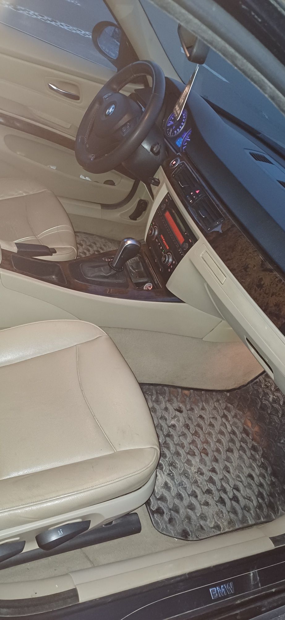 Vând BMW seria 3 E90