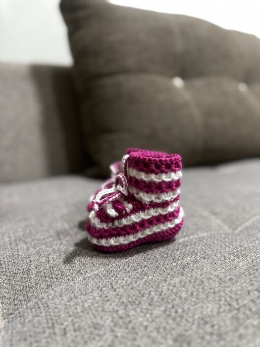 Детские вязаные пинетки