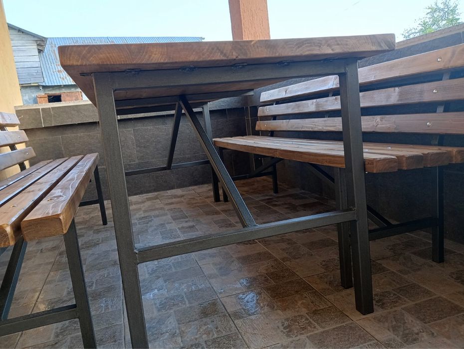 Vând masă de terasă