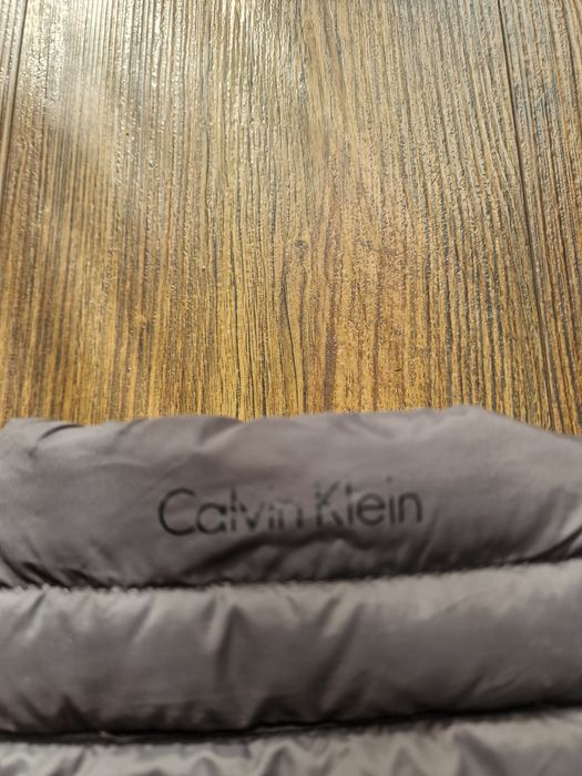 Страхотно мъжко яке пухено  CALVIN KLEIN размер S , пух и пера