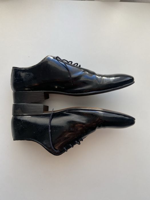 Pantofi lacuiti din piele naturala