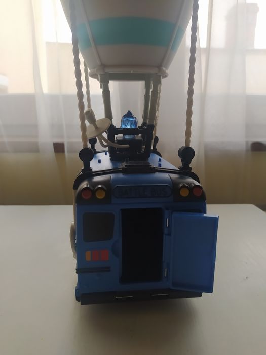 Vând autobuzul din fortnite de jucărie