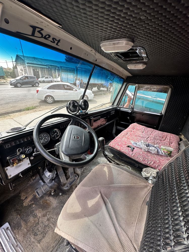 Kamaz Samosval.