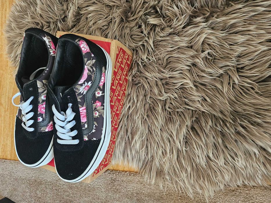 Дамски Кецове на Vans