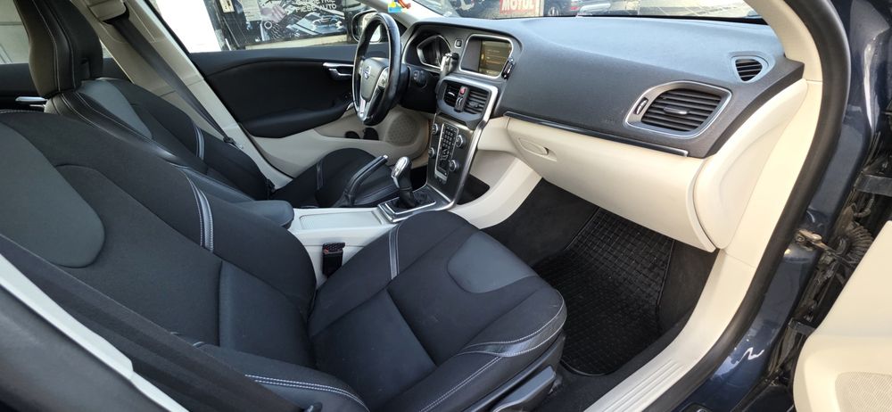 Volvo V40 Momentum