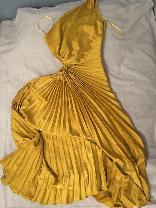 Платье нарядное в пол