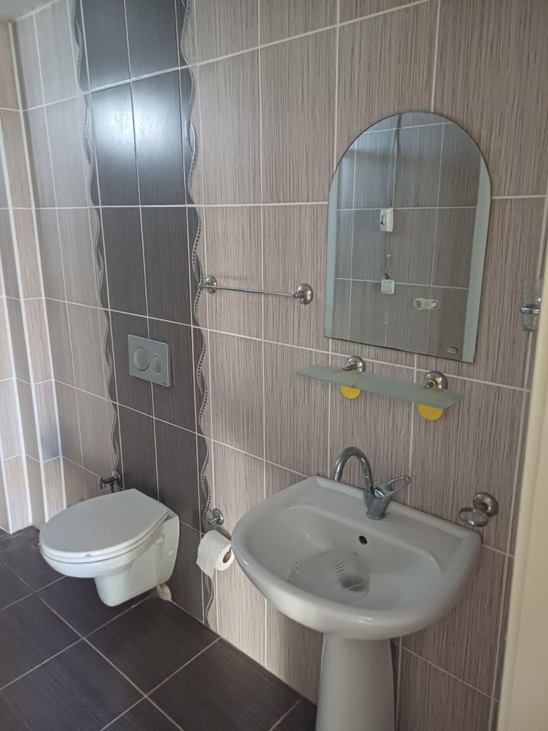 Продава се Двустаен апартамент в Варна, Автогара - 69 кв.м за 2682 €/кв.м - Снимка #11