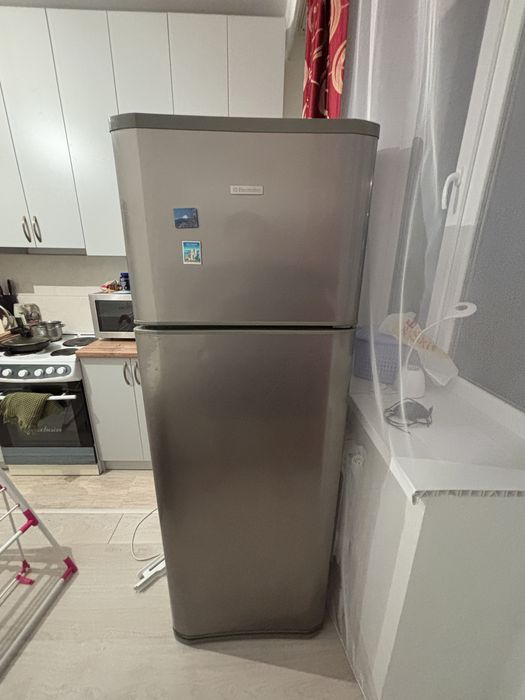 Холодильник Electrolux