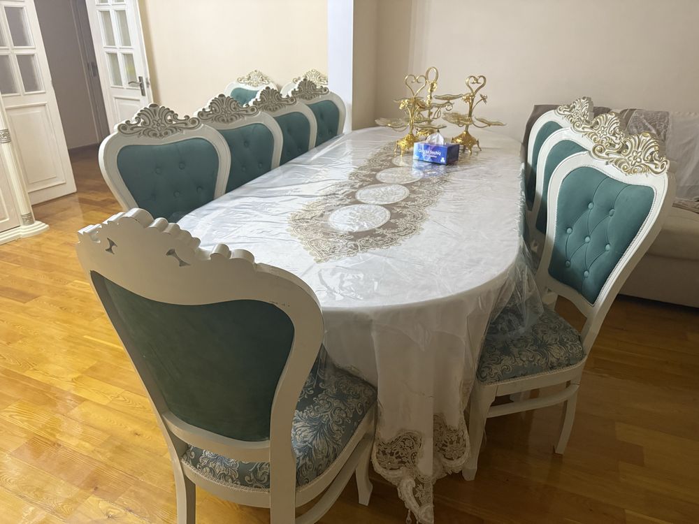 Всё для гостиной: Комод, Пеналы, диван и кресло, 1 стол и 12 стульев
