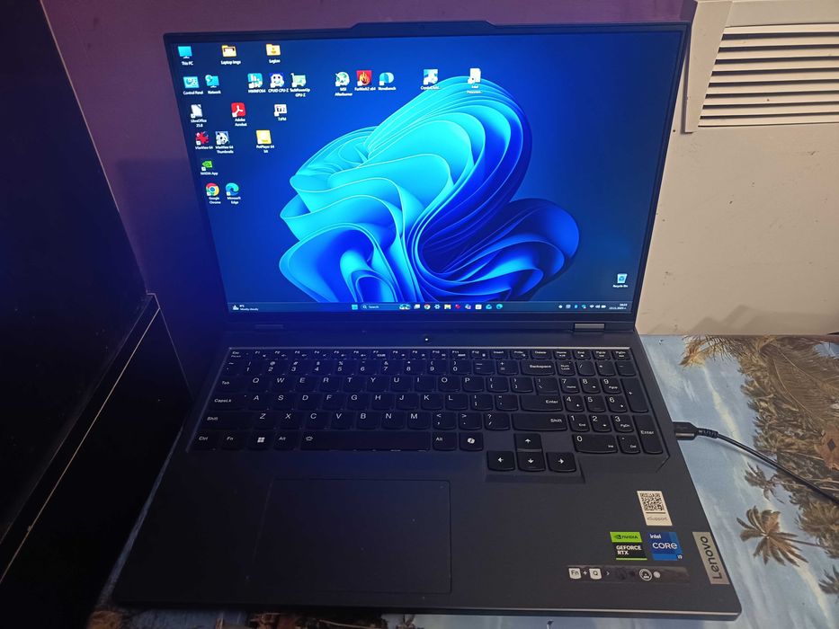 Лаптоп Lenovo Legion Pro 5 с i9-14900HX, 32 GB, RTX 4070, 240 Hz, 2 TB