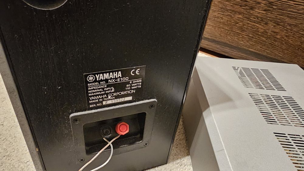 Amplituner Yamaha RX-E100, boxe NX-E100 si telecomanda