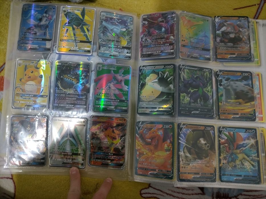Vand cărți pokemon