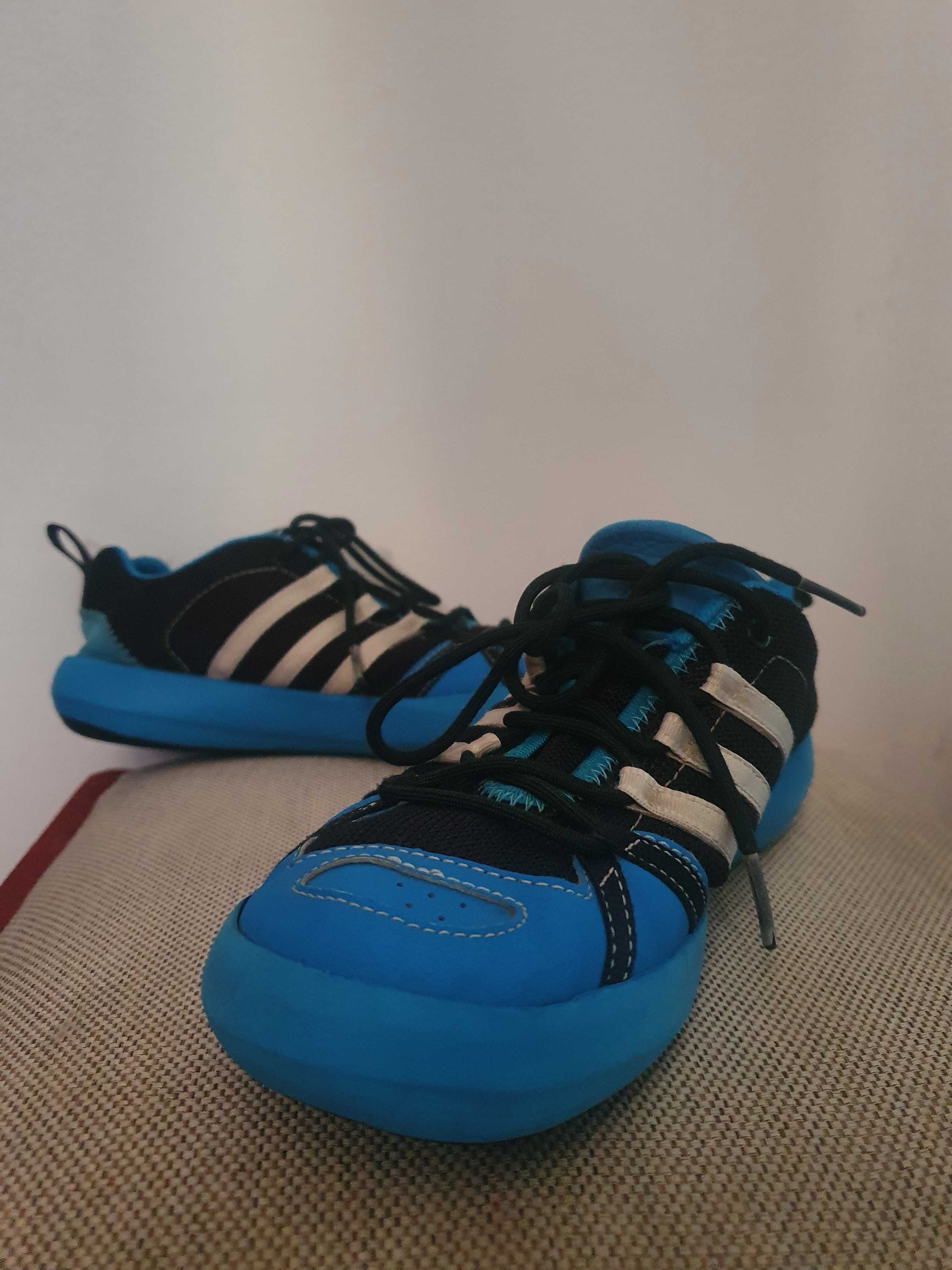 Adidasi Adidas Traxion