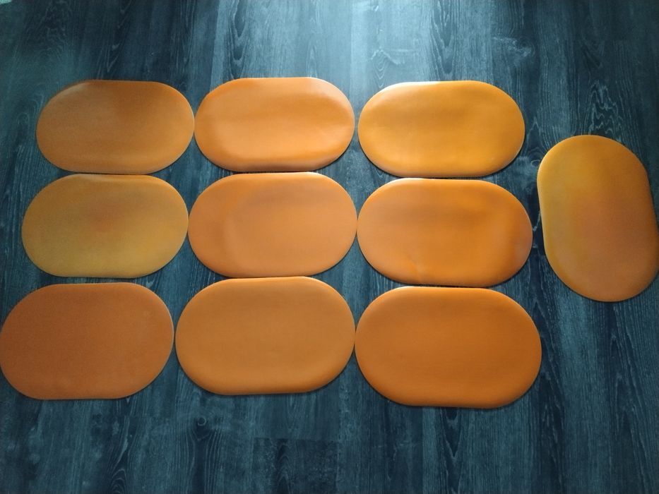 12 бр. Постелки за маса , и за чинии и прибори на масата ви