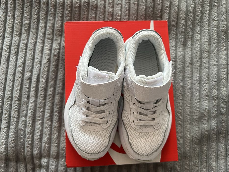 Детски обувки Nike 28