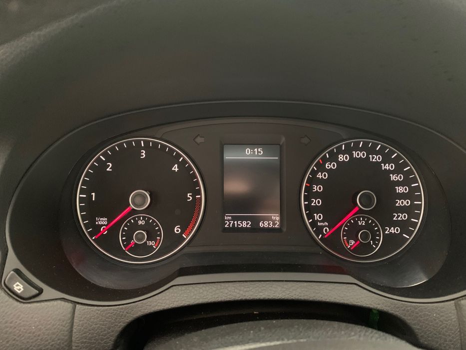 Vând Volkswagen Sharan