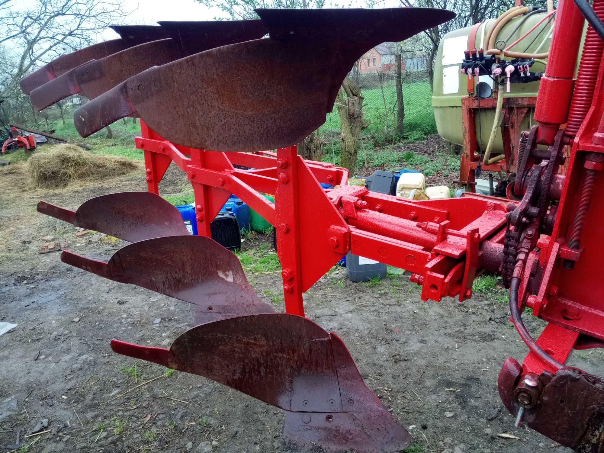 Vând tractor fiat 680 dt 4x4, cu încărcător frontal și plug reversibil