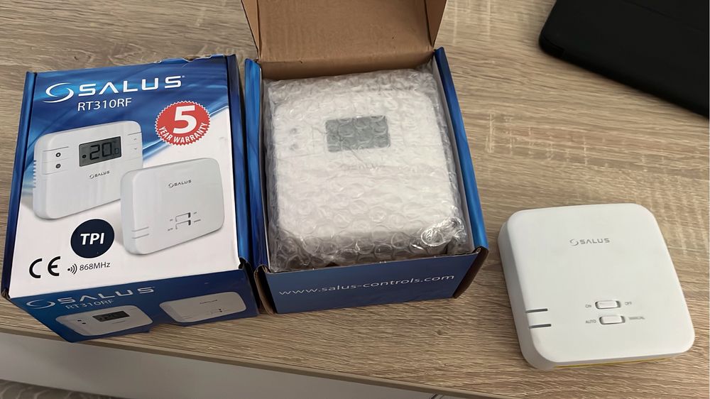 Termostat Salus RT310RF
