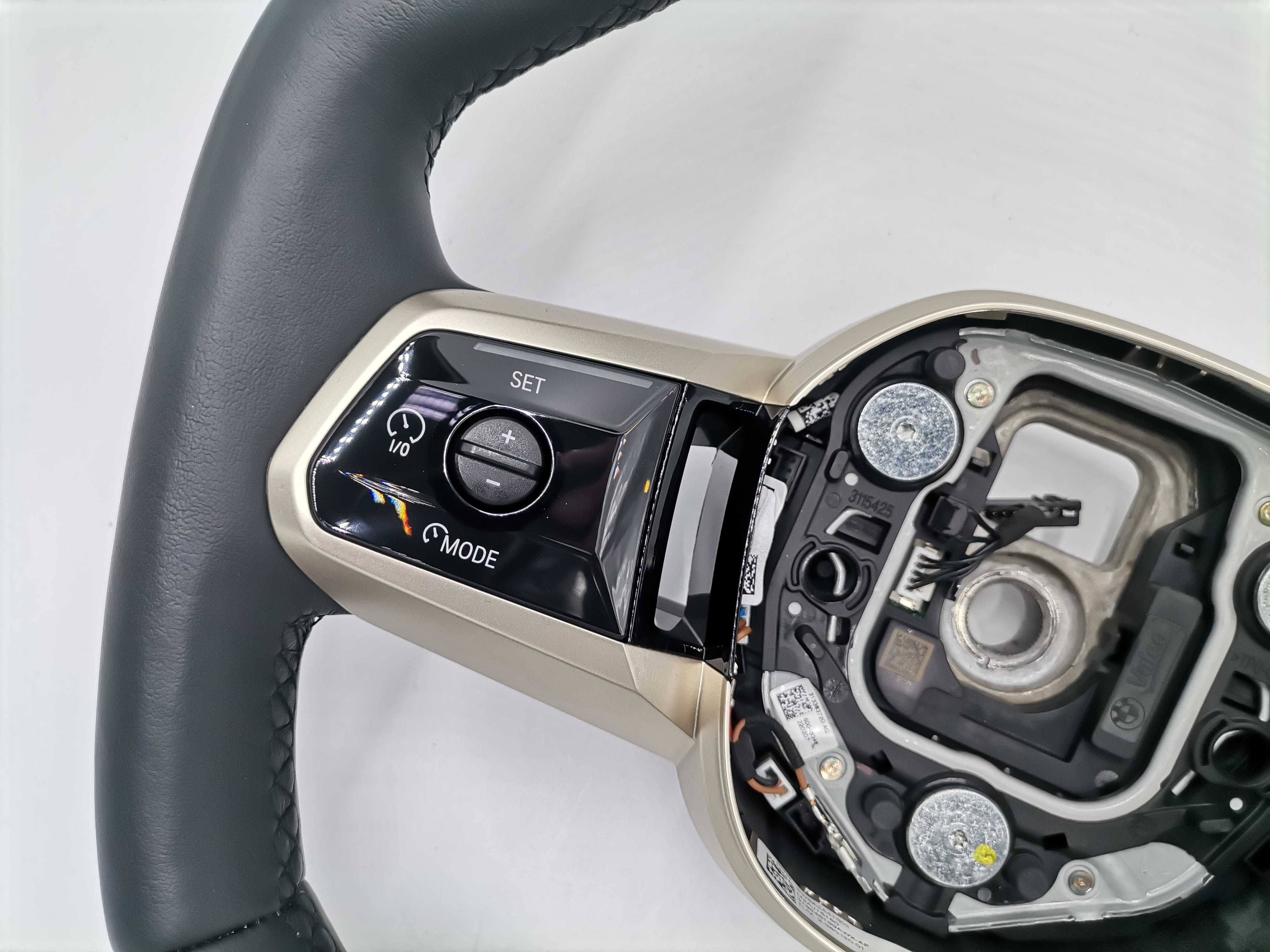 Волан 116км оригинален мултифункционален волан BMW iX I20