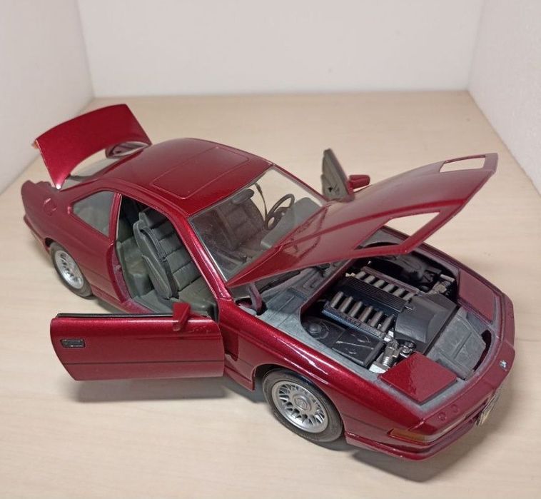 BMW 850i 1:18
Scara 1:18
Produs de maisto 

Pozele reflectă realitatea