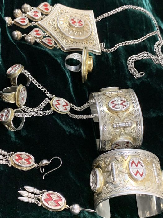 Серебро комплект национальный