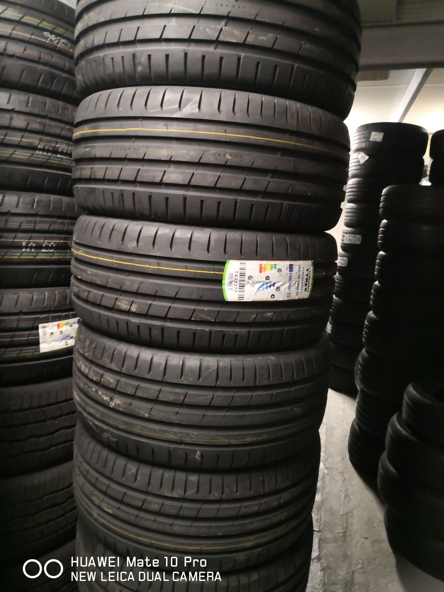 255 35 19 цола нови гуми nokian dot 23