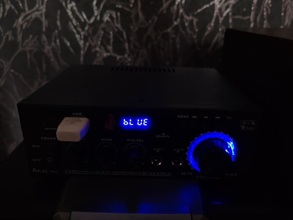 Продам усилитель почти ноаый