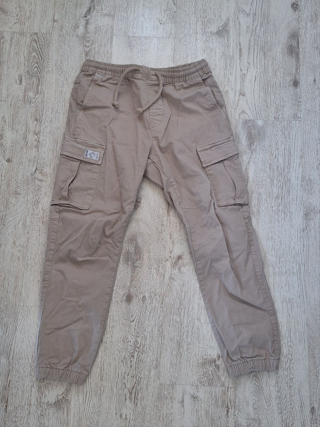 Дънки и панталони Zara