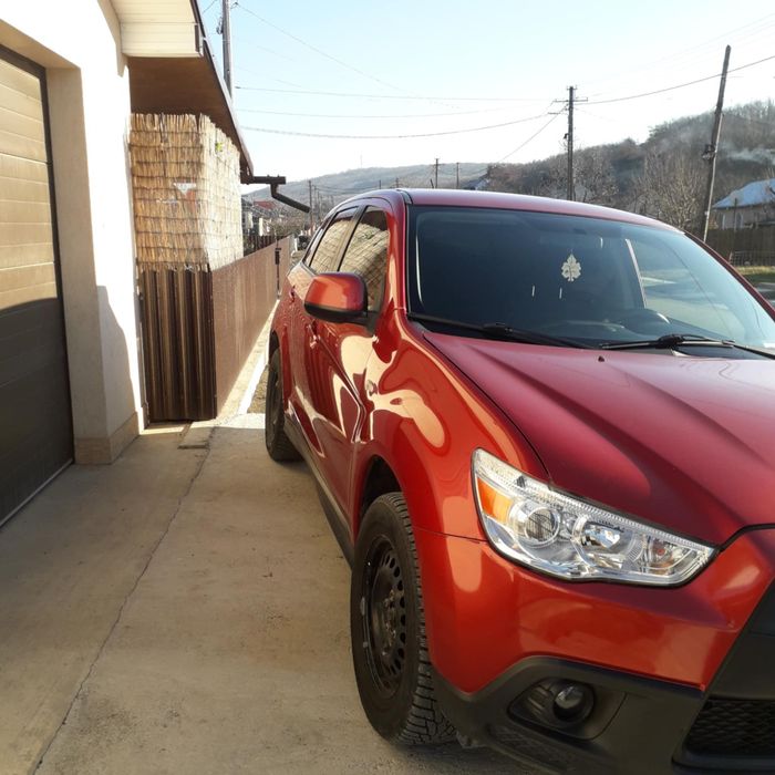 Vând Mitsubishi ASX 1.8