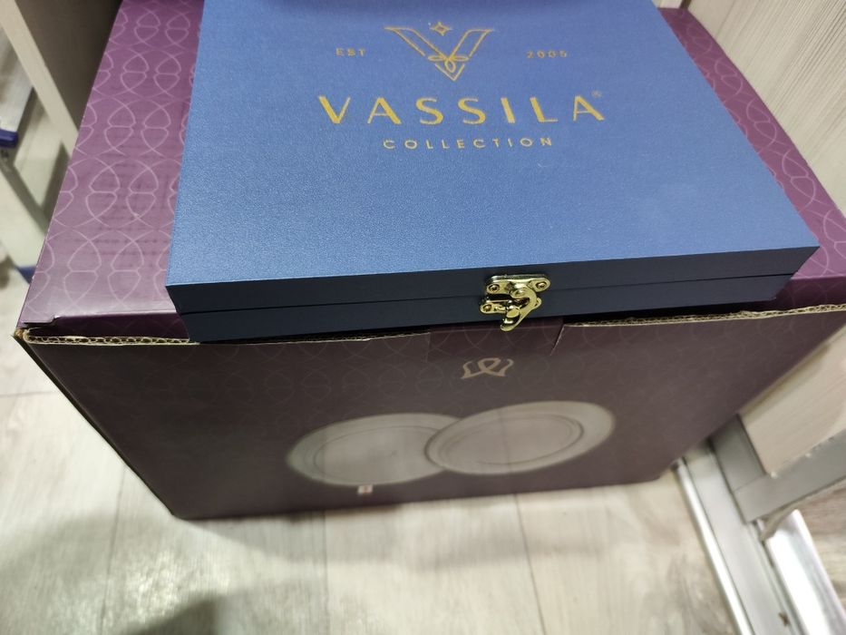 Продам столовый сервис.с набором ложек и вилок