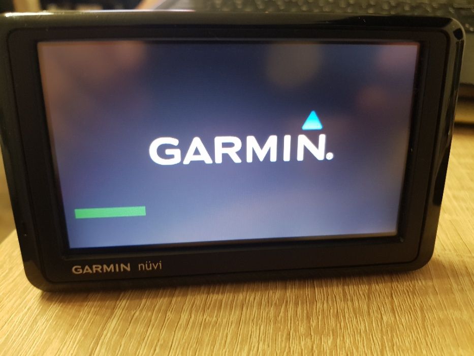 GPS Garmin Nüvi 1390T, ca nou, estetic si tehnic 10/10, full accesorii