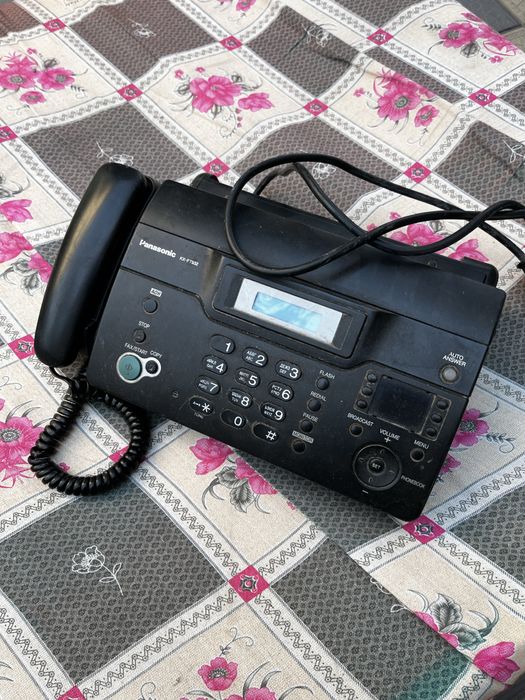 Факс Panasonic в рабочем состоянии