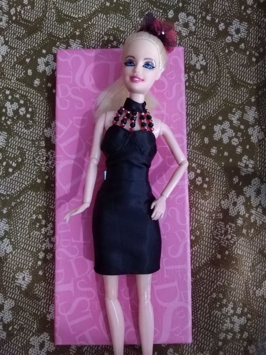 Кукла Барби на аналоговом теле
