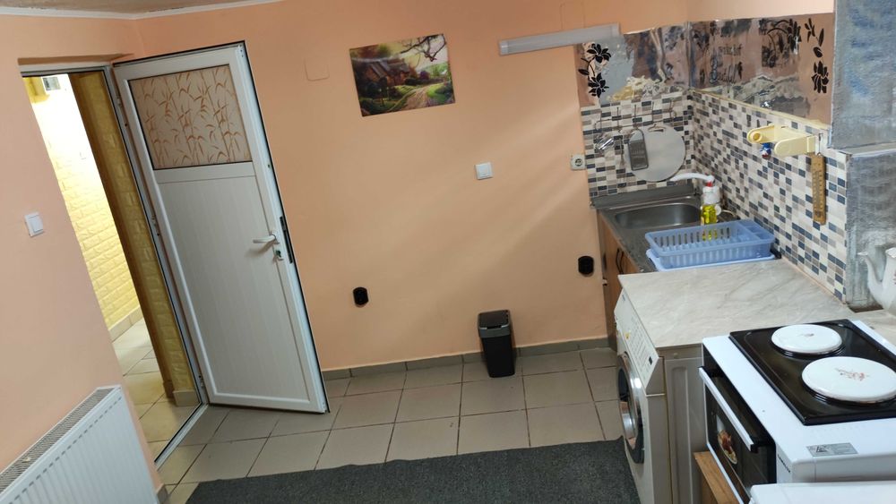 Дава се под наем Двустаен апартамент в Варна, Цветен квартал - 50 кв.м за 306 € - Снимка #4